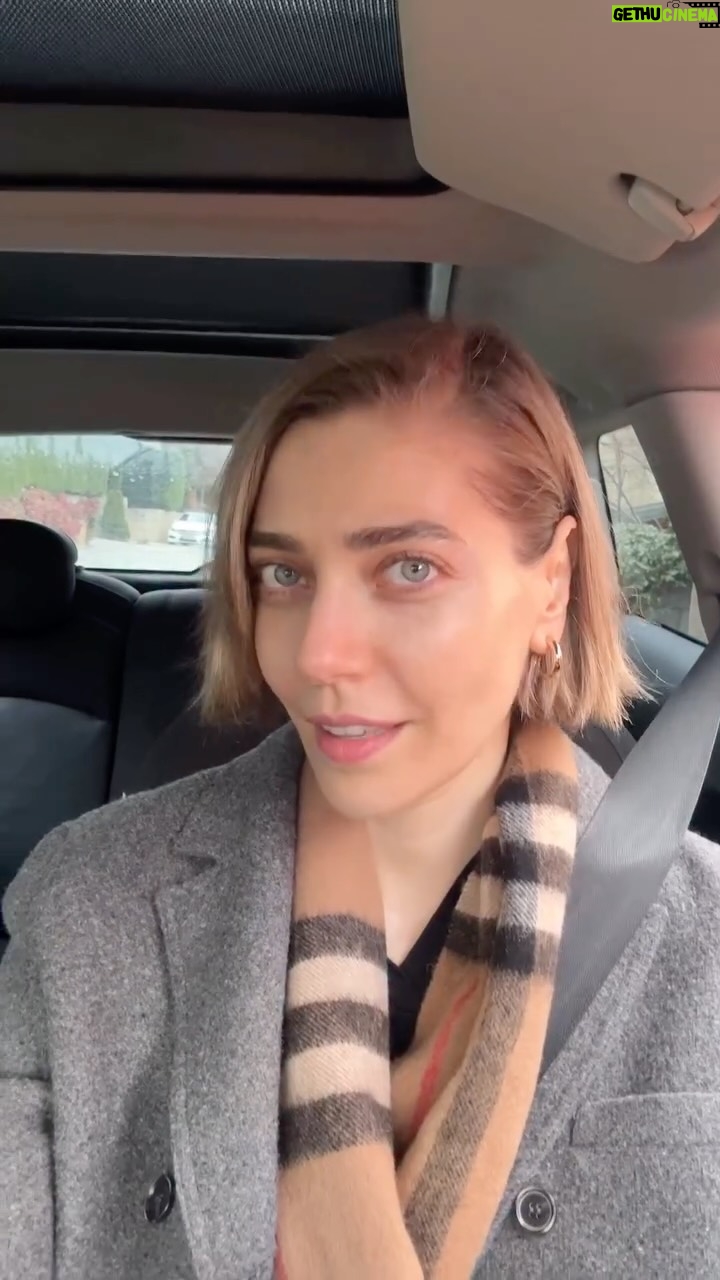 Öznur Serçeler - 164.7K Likes - Saçtan çok mod değiştirdik sanki. Nasıl olmuş? 🥳🩷

@enesunalan