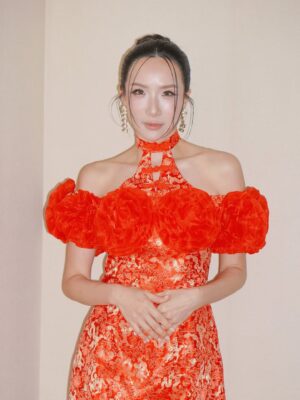 Pailin Rattanasangsatian Instagram - Love Your New Technique @gwenmakeup ❤️🥰

#makeup @gwenmakeup 
#falselashes @babylashes 
#hair @teerapit.hairstyle_ 

#HWAHWALEECHAN #HappyYourSelf