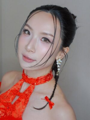 Pailin Rattanasangsatian Instagram - Love Your New Technique @gwenmakeup ❤️🥰

#makeup @gwenmakeup 
#falselashes @babylashes 
#hair @teerapit.hairstyle_ 

#HWAHWALEECHAN #HappyYourSelf