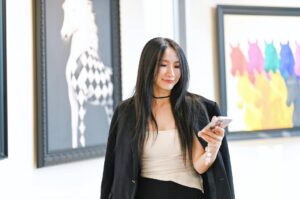 Pailin Rattanasangsatian Instagram - Thank you พี่อุ๋ย for having me at such a beautiful and meaningful moment.🐴🫶🏻
Every beautiful piece you shared was truly inspiring to all of us. ✨🦄

HH loves the art exhibition
“REMEMBER THE LIGHT”

Reconnect with yourself…
Trust what you truly hear within.

YOU ARE MAGIC ✨

By @athi777 #athis

#HWAHWALEECHAN #HappyYourSelf #selflove #TheEarthWithoutArtIsJustEh