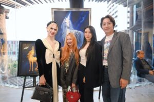 Pailin Rattanasangsatian Instagram - Thank you พี่อุ๋ย for having me at such a beautiful and meaningful moment.🐴🫶🏻
Every beautiful piece you shared was truly inspiring to all of us. ✨🦄

HH loves the art exhibition
“REMEMBER THE LIGHT”

Reconnect with yourself…
Trust what you truly hear within.

YOU ARE MAGIC ✨

By @athi777 #athis

#HWAHWALEECHAN #HappyYourSelf #selflove #TheEarthWithoutArtIsJustEh