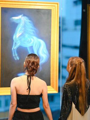 Pailin Rattanasangsatian Instagram - Thank you พี่อุ๋ย for having me at such a beautiful and meaningful moment.🐴🫶🏻
Every beautiful piece you shared was truly inspiring to all of us. ✨🦄

HH loves the art exhibition
“REMEMBER THE LIGHT”

Reconnect with yourself…
Trust what you truly hear within.

YOU ARE MAGIC ✨

By @athi777 #athis

#HWAHWALEECHAN #HappyYourSelf #selflove #TheEarthWithoutArtIsJustEh