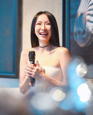 Pailin Rattanasangsatian Instagram - Thank you พี่อุ๋ย for having me at such a beautiful and meaningful moment.🐴🫶🏻
Every beautiful piece you shared was truly inspiring to all of us. ✨🦄

HH loves the art exhibition
“REMEMBER THE LIGHT”

Reconnect with yourself…
Trust what you truly hear within.

YOU ARE MAGIC ✨

By @athi777 #athis

#HWAHWALEECHAN #HappyYourSelf #selflove #TheEarthWithoutArtIsJustEh
