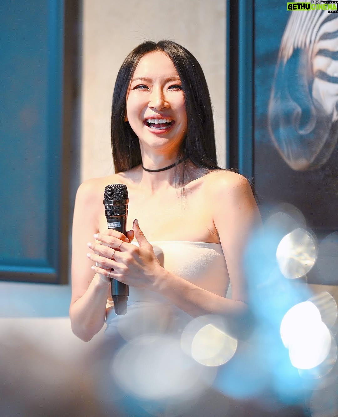 Pailin Rattanasangsatian - 313 Likes - Thank you พี่อุ๋ย for having me at such a beautiful and meaningful moment.🐴🫶🏻
Every beautiful piece you shared was truly inspiring to all of us. ✨🦄

HH loves the art exhibition
“REMEMBER THE LIGHT”

Reconnect with yourself…
Trust what you truly hear within.

YOU ARE MAGIC ✨

By @athi777 #athis

#HWAHWALEECHAN #HappyYourSelf #selflove #TheEarthWithoutArtIsJustEh