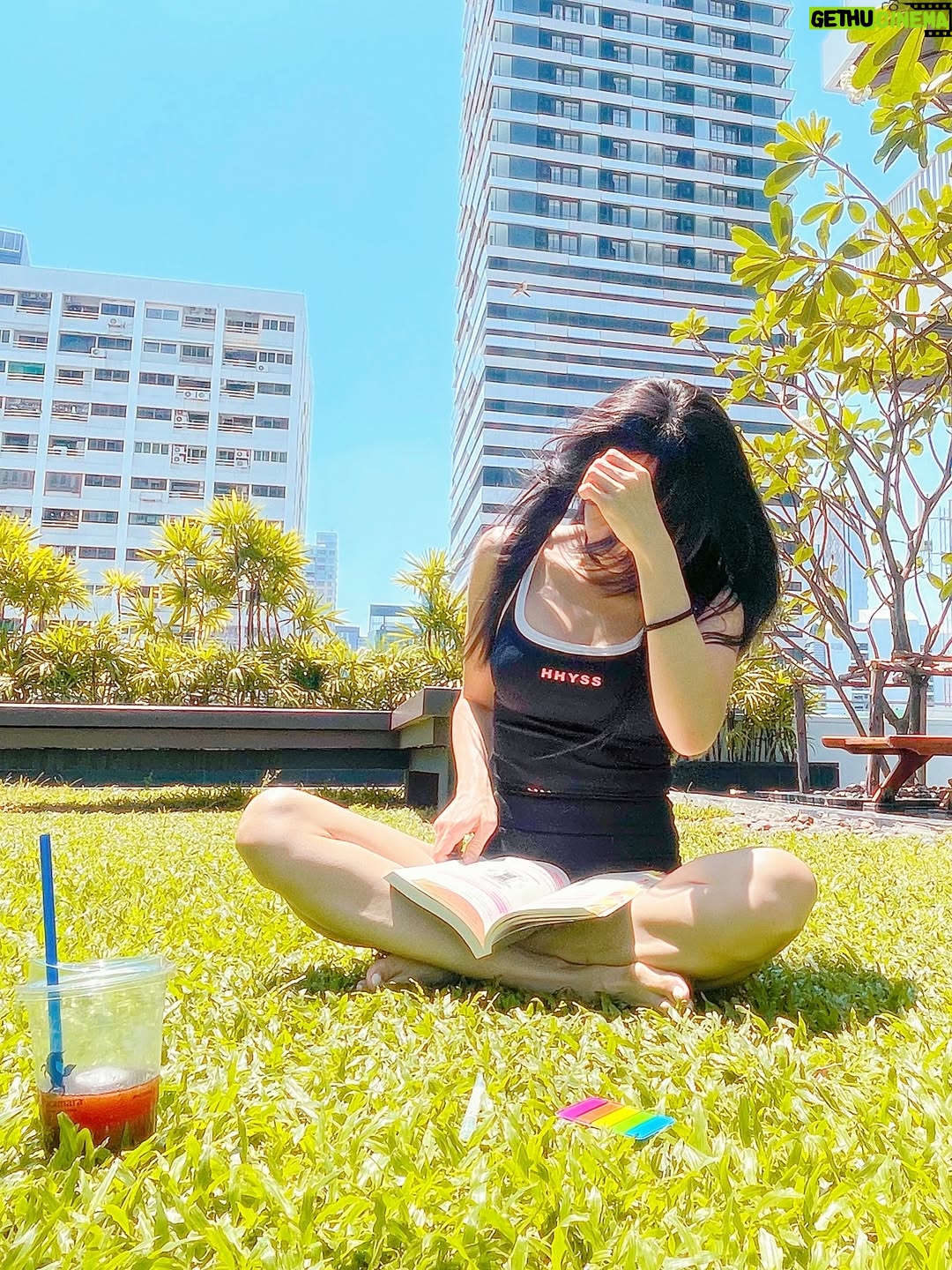 Pailin Rattanasangsatian - 400 Likes - Love yourself enough to build a future you’re proud to live in 🌿
Discipline your habits, nourish your soul, stay in your lane—and protect your energy ✨ 

#HWAHWALEECHAN #HHYSS #HappyYourSelf