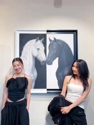 Pailin Rattanasangsatian Instagram - Thank you พี่อุ๋ย for having me at such a beautiful and meaningful moment.🐴🫶🏻
Every beautiful piece you shared was truly inspiring to all of us. ✨🦄

HH loves the art exhibition
“REMEMBER THE LIGHT”

Reconnect with yourself…
Trust what you truly hear within.

YOU ARE MAGIC ✨

By @athi777 #athis

#HWAHWALEECHAN #HappyYourSelf #selflove #TheEarthWithoutArtIsJustEh