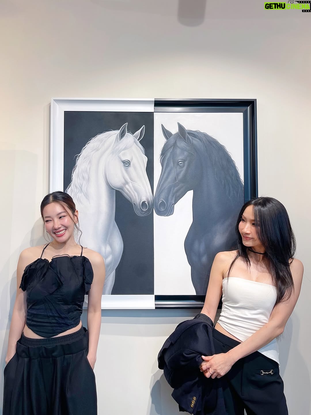 Pailin Rattanasangsatian - 313 Likes - Thank you พี่อุ๋ย for having me at such a beautiful and meaningful moment.🐴🫶🏻
Every beautiful piece you shared was truly inspiring to all of us. ✨🦄

HH loves the art exhibition
“REMEMBER THE LIGHT”

Reconnect with yourself…
Trust what you truly hear within.

YOU ARE MAGIC ✨

By @athi777 #athis

#HWAHWALEECHAN #HappyYourSelf #selflove #TheEarthWithoutArtIsJustEh
