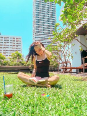 Pailin Rattanasangsatian Instagram - Love yourself enough to build a future you’re proud to live in 🌿
Discipline your habits, nourish your soul, stay in your lane—and protect your energy ✨ 

#HWAHWALEECHAN #HHYSS #HappyYourSelf