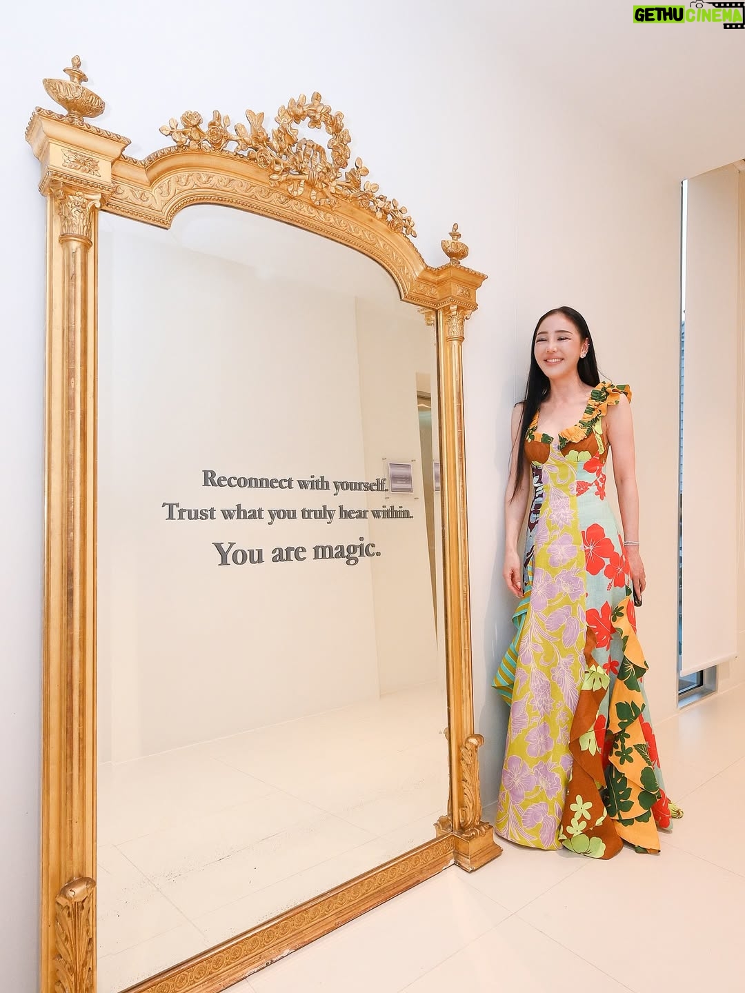 Pailin Rattanasangsatian - 313 Likes - Thank you พี่อุ๋ย for having me at such a beautiful and meaningful moment.🐴🫶🏻
Every beautiful piece you shared was truly inspiring to all of us. ✨🦄

HH loves the art exhibition
“REMEMBER THE LIGHT”

Reconnect with yourself…
Trust what you truly hear within.

YOU ARE MAGIC ✨

By @athi777 #athis

#HWAHWALEECHAN #HappyYourSelf #selflove #TheEarthWithoutArtIsJustEh