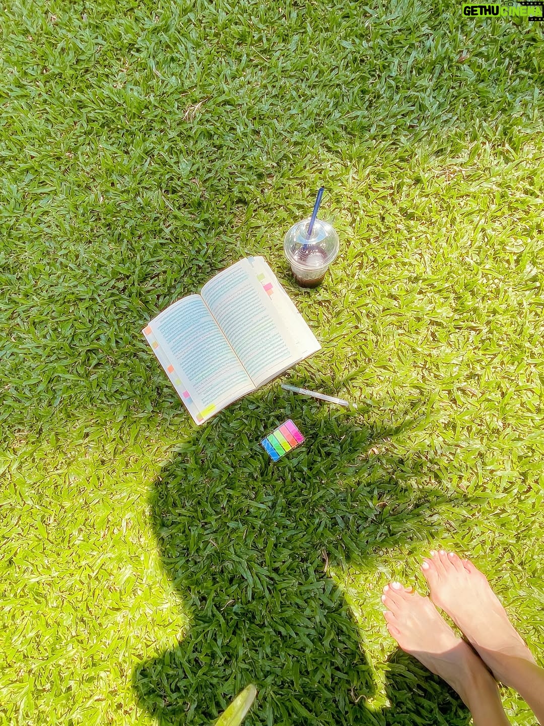 Pailin Rattanasangsatian - 400 Likes - Love yourself enough to build a future you’re proud to live in 🌿
Discipline your habits, nourish your soul, stay in your lane—and protect your energy ✨ 

#HWAHWALEECHAN #HHYSS #HappyYourSelf