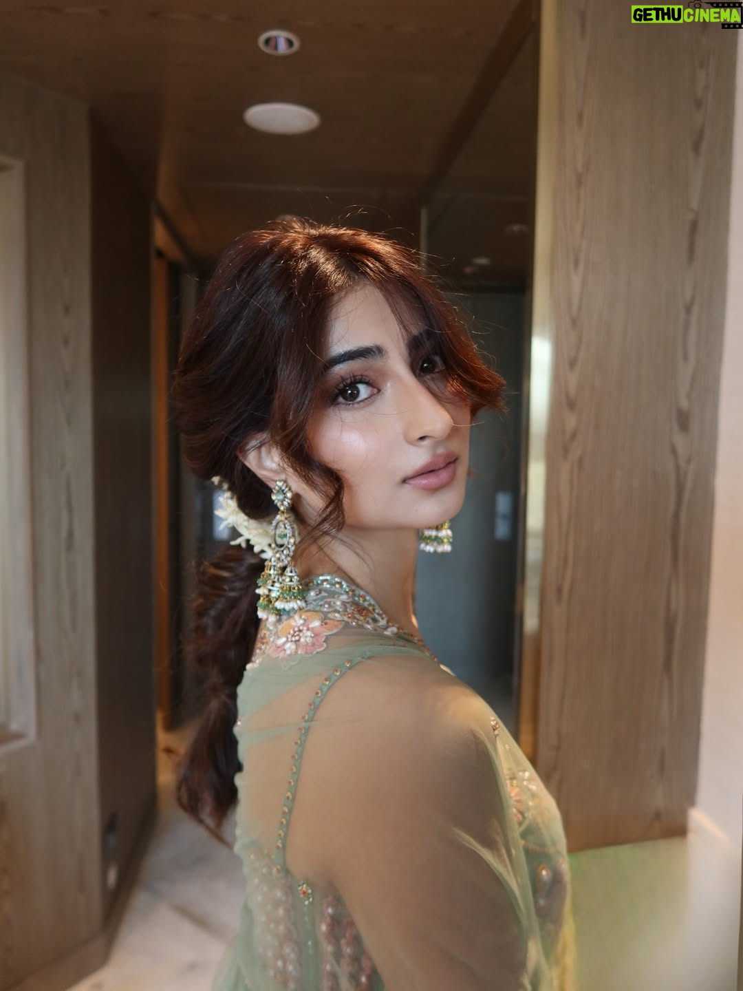 Palak Tiwari - 435.7K Likes - Yellow yellow my friend is a married fellow 🥰😛
