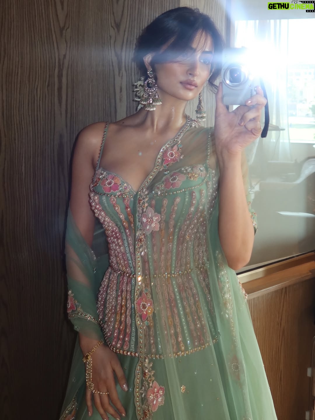 Palak Tiwari - 435.7K Likes - Yellow yellow my friend is a married fellow 🥰😛