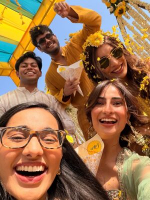 Palak Tiwari Instagram - Yellow yellow my friend is a married fellow 🥰😛