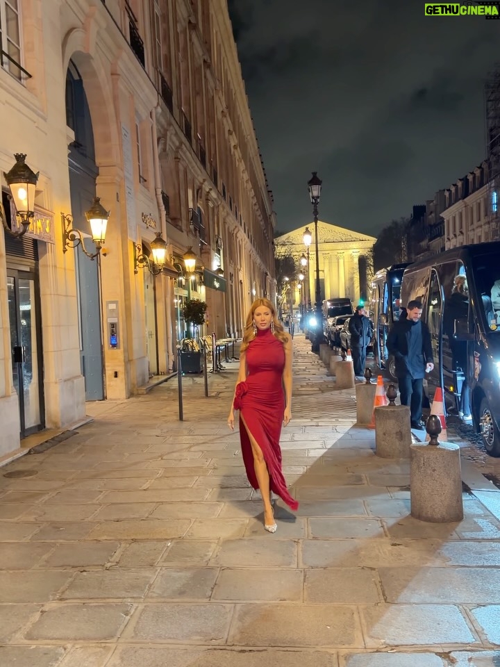 Palina Rojinski - 50.4K Likes - Anzeige| Veni, Vidi, Vichy. 
Ich kam, sah und hatte ne ganz tolle Zeit in Paris. Salut, Merci und Bisous an euch alle! ❤️🌹

@vichylaboratoires 
#MEandMyCOLLAGEN
#CollagenFund #VichySkincare #VichyLaboratoires