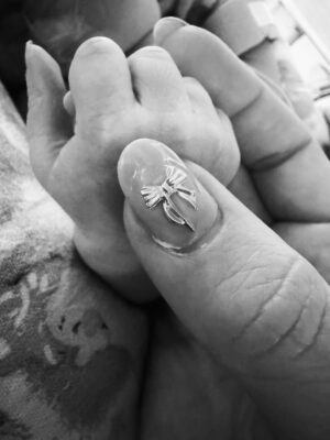Paloma Faith Instagram - On Friday March 6th I had my third baby , a little boy. He was a bit early and ended up in NICU For 3 days with some breathing problems. The midwives and team (Obgyn etc) around me were incredible particularly @missclairemellonandassociates @pat_themidwife @thisisyourbaby365 . Today we got home! As usual its not easy , im engorged already , day three intrusive thoughts, in love with my partner and my kids more than ever. Just taking it all slow. C sections ARE PAINFUL! He’s perfect and wonderful . Breastfeeding is hard !