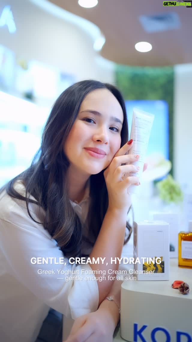 Pamela Bowie - 656 Likes - Finding the right products at the right place. Discover KORRES at Aura Essentials 🤍

@korres @auraessentials_id #TheArtOfWellbeing