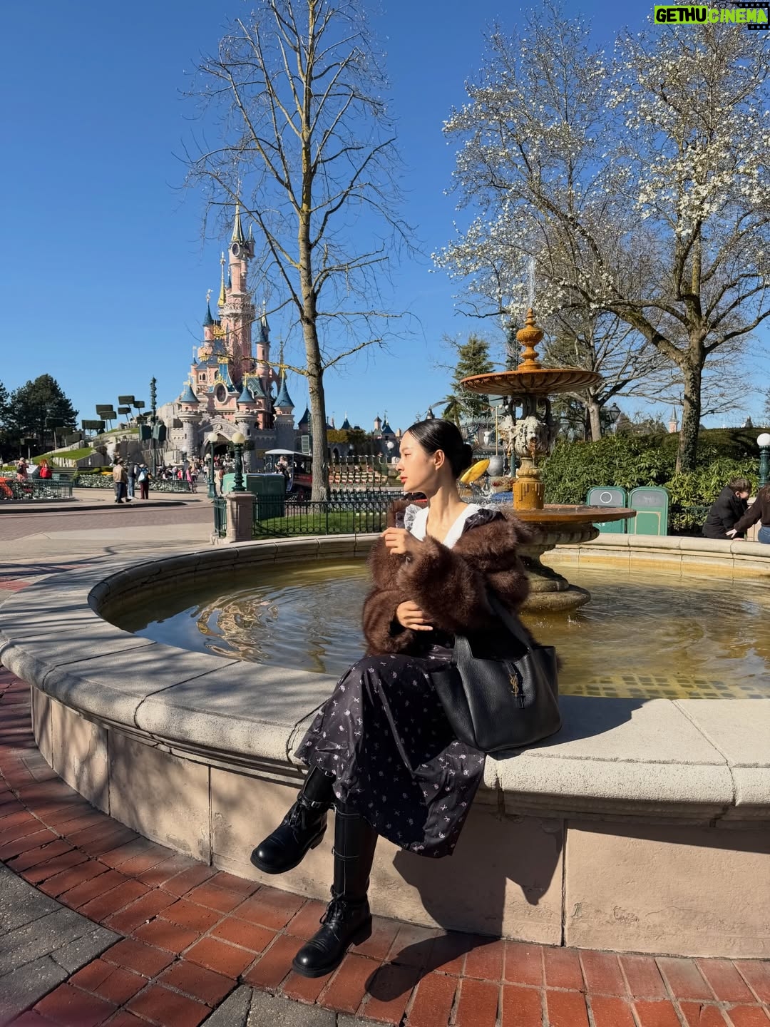 Pansa Vosbein - 1 Million Likes - 🎠🎡🎢⛲️~*

#YSLxMilkPansa 
#YSL #MilkPansa
#YvesSaintLaurent
#SaintLaurent
