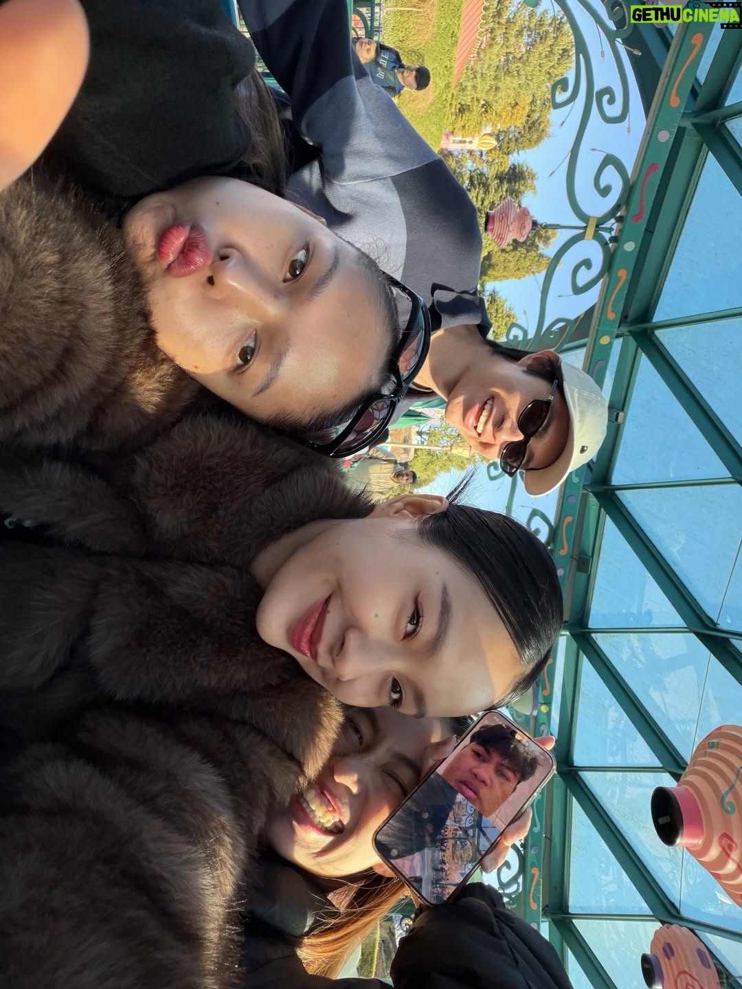 Pansa Vosbein - 1 Million Likes - 🎠🎡🎢⛲️~*

#YSLxMilkPansa 
#YSL #MilkPansa
#YvesSaintLaurent
#SaintLaurent