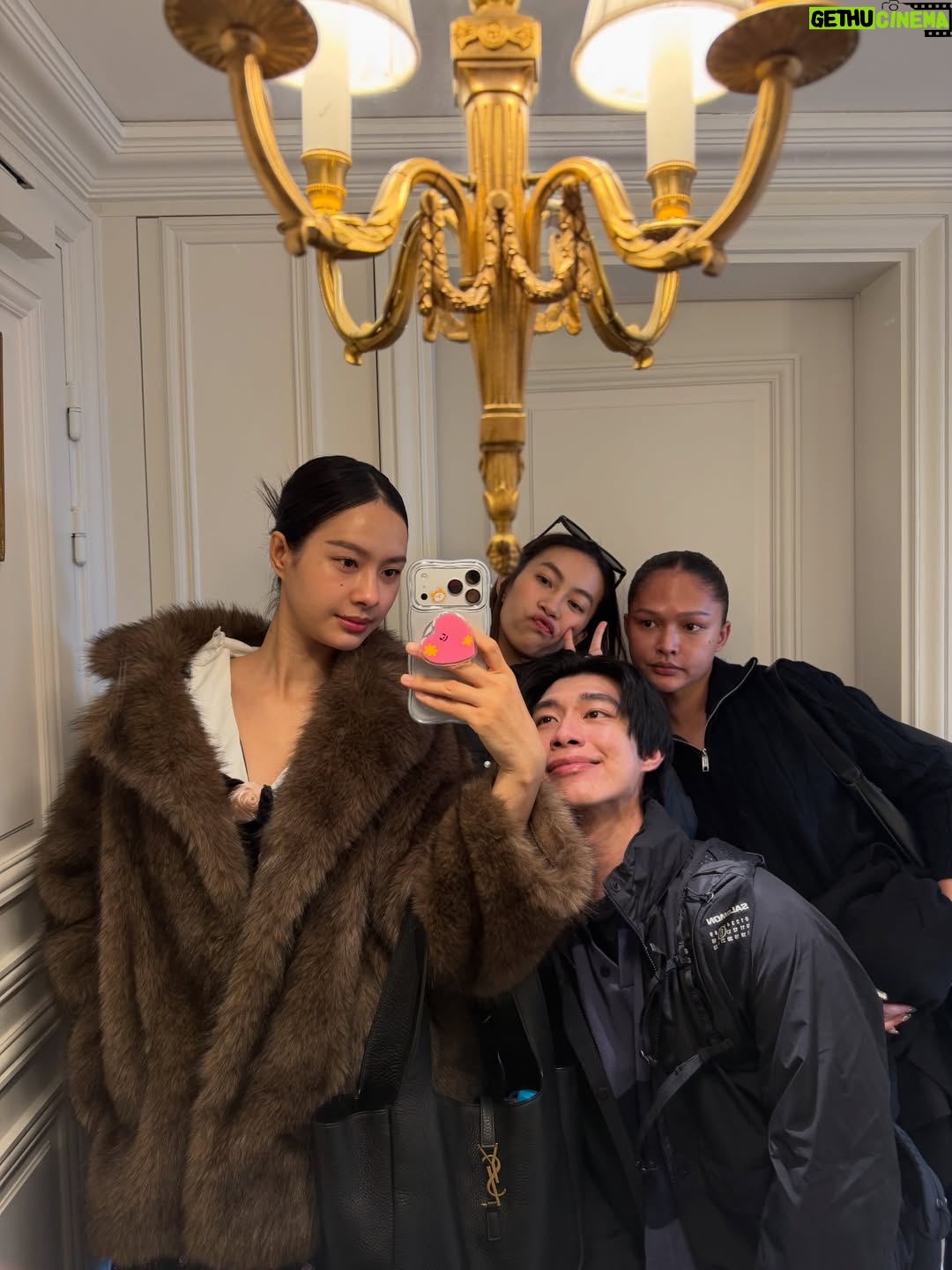 Pansa Vosbein - 1 Million Likes - 🎠🎡🎢⛲️~*

#YSLxMilkPansa 
#YSL #MilkPansa
#YvesSaintLaurent
#SaintLaurent