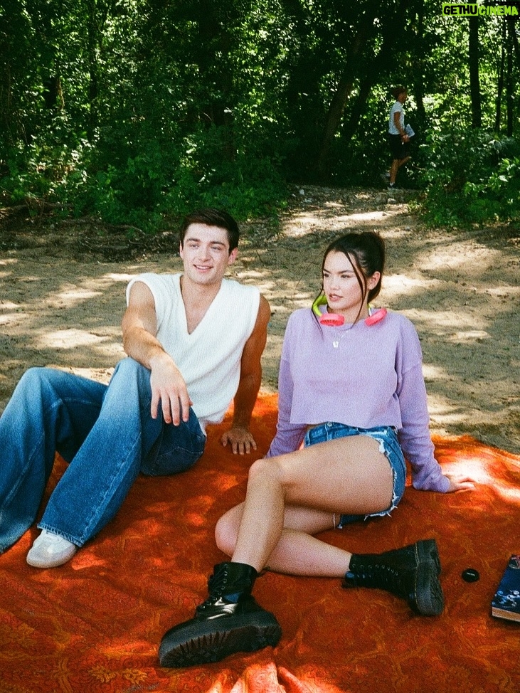 Paris Berelc - 59K Likes - you can finally experience the epic love story of Sean & Flora. my superstar shines (Asher) ❤️ go watch #kissingistheeasypart now streaming on @tubi 💋