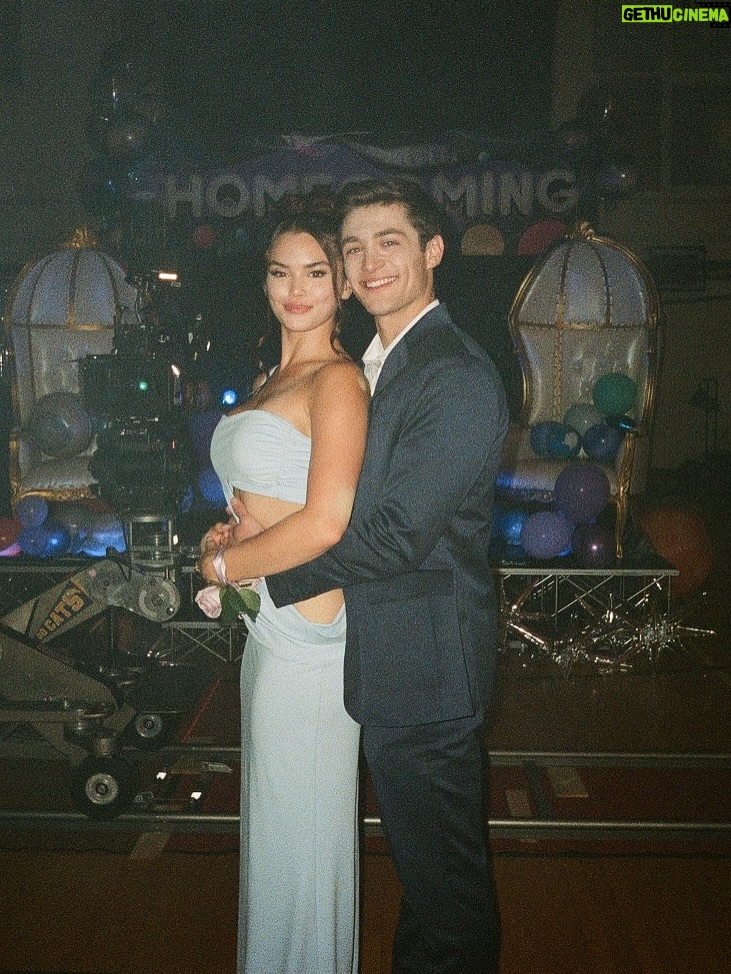 Paris Berelc - 59K Likes - you can finally experience the epic love story of Sean & Flora. my superstar shines (Asher) ❤️ go watch #kissingistheeasypart now streaming on @tubi 💋