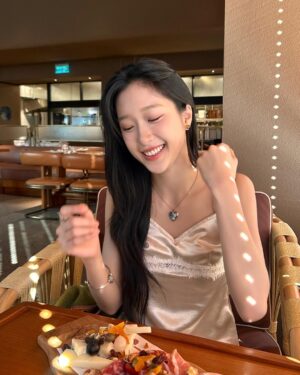 Pariya Piyapanopas Instagram - 🌷🎞️🍯~