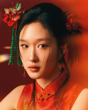 Pariya Piyapanopas Instagram - 新春再送上满满的祝福🧨
愿大家心想事成,每一步都顺顺利利~🍑✨
#AtomPariya