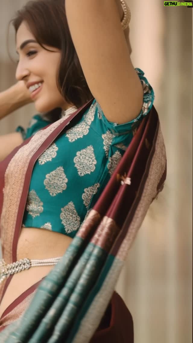 Parvatii Nair - 88.8K Likes - Last-minute, unplanned & shot in minutes 🌙
Posted late, but the Pongal vibes are timeless 🌾🤍
Happy Pongal everyone 🌞✨

Team : @watt.san_graphy @sat_narain 
Cuts and edit : @_editor__jeeva
