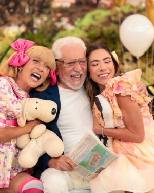 Patrícia Abravanel Instagram - @calbertonobrega fez 90 anos!!! ❤️ Vamos celebrar!!! Nos encontramos hoje na mesma praça, no mesmo banco, 22h30, no SBT!
📸 @gabrielcardosofoto