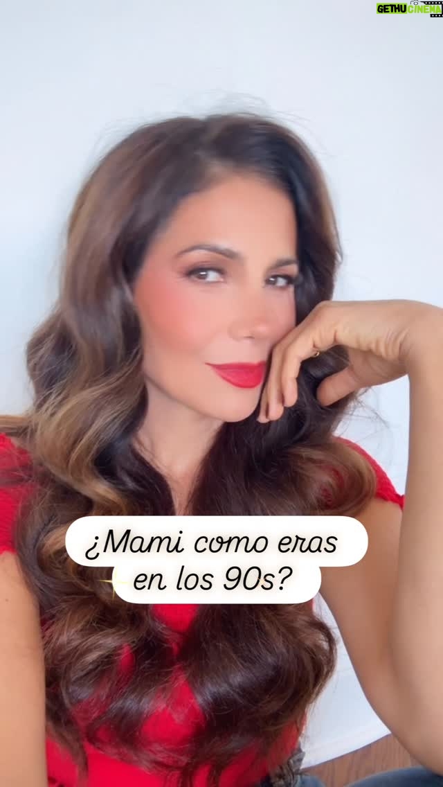 Patricia Manterola - 12.8K Likes - ✨ Mami en los 90’s… ✨

Antes de ser mamá… fui sueños, escenarios y muchas historias.

Fui parte de Garibaldi, viviendo una locura hermosa de música, giras y energía sin parar.
Y también fue la época en la que lancé mi carrera como solista… dando mis primeros pasos como cantante en mi propio camino ✨

Me subí a escenarios que marcaron mi vida como el Festival Internacional de la Canción de Viña del Mar, sintiendo el amor del público como nunca antes.

Protagonicé telenovelas como Acapulco, cuerpo y alma y Gente Bien, donde crecí como actriz y como mujer.
También viví la magia del cine y la televisión internacional, explorando nuevas versiones de mí.

Grabé música, viajé por el mundo, conocí culturas, soñé en grande…
y sin saberlo, cada paso me estaba preparando para el papel más importante de mi vida.

Hoy mis hijos me ven como “mamá”…
pero en los 90’s… ✨ Uf su mami no paraba 😅✨

Y lo más bonito es saber que esa mujer sigue viva en mí ❤️

#MamiEnLos90s #PatriciaManterola #Throwback #90sVibes #ElRitmoNoPara