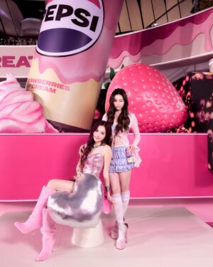 Pattranite Limpatiyakorn Instagram - Sweet&Treat💞😝
#PepsiYouDeserveATreatEvent
#เป๊ปซี่ทรีทส์
#โมเมนต์ดีดีที่ควรถูกทรีต