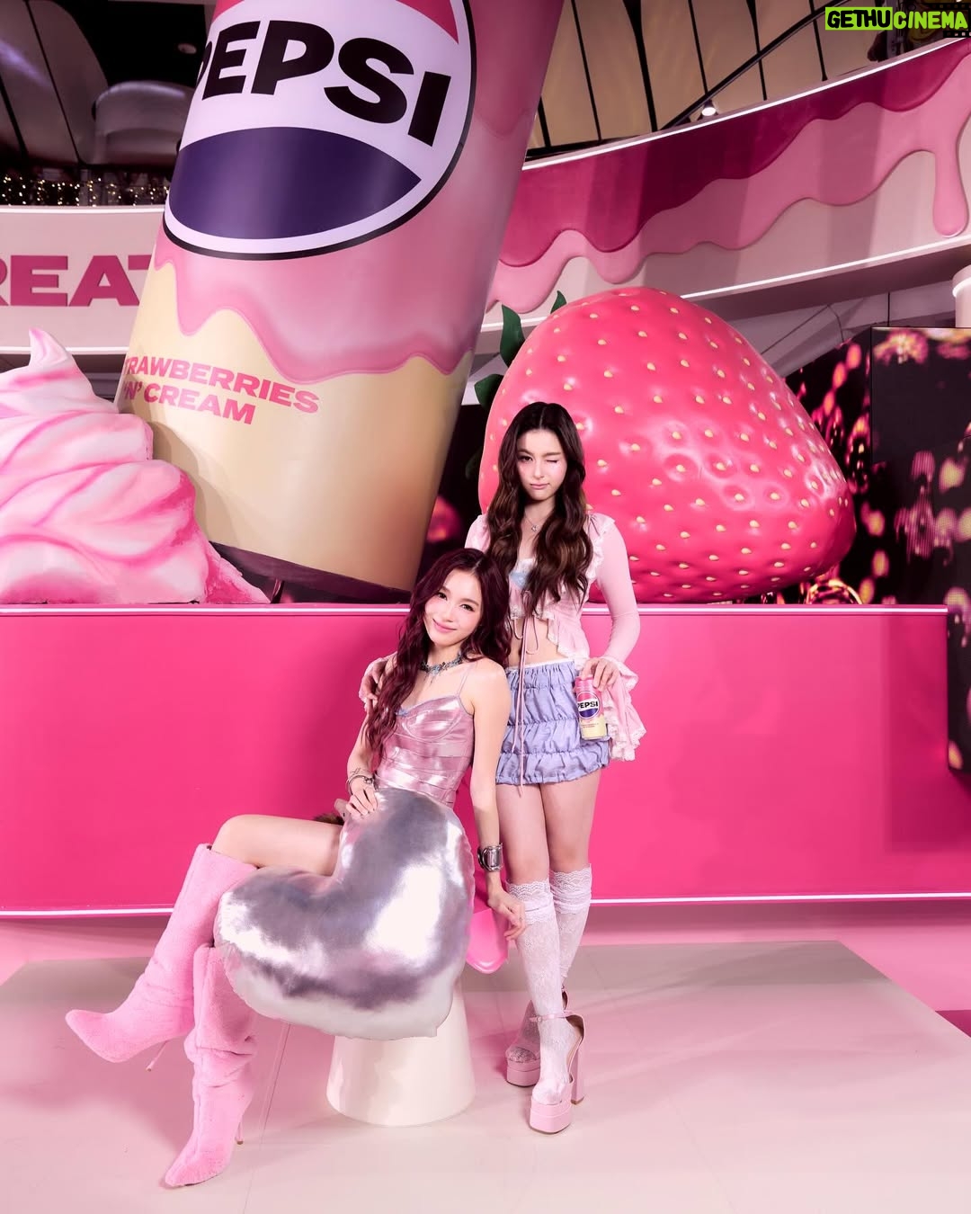 Pattranite Limpatiyakorn - 270.3K Likes - Sweet&Treat💞😝
#PepsiYouDeserveATreatEvent
#เป๊ปซี่ทรีทส์
#โมเมนต์ดีดีที่ควรถูกทรีต