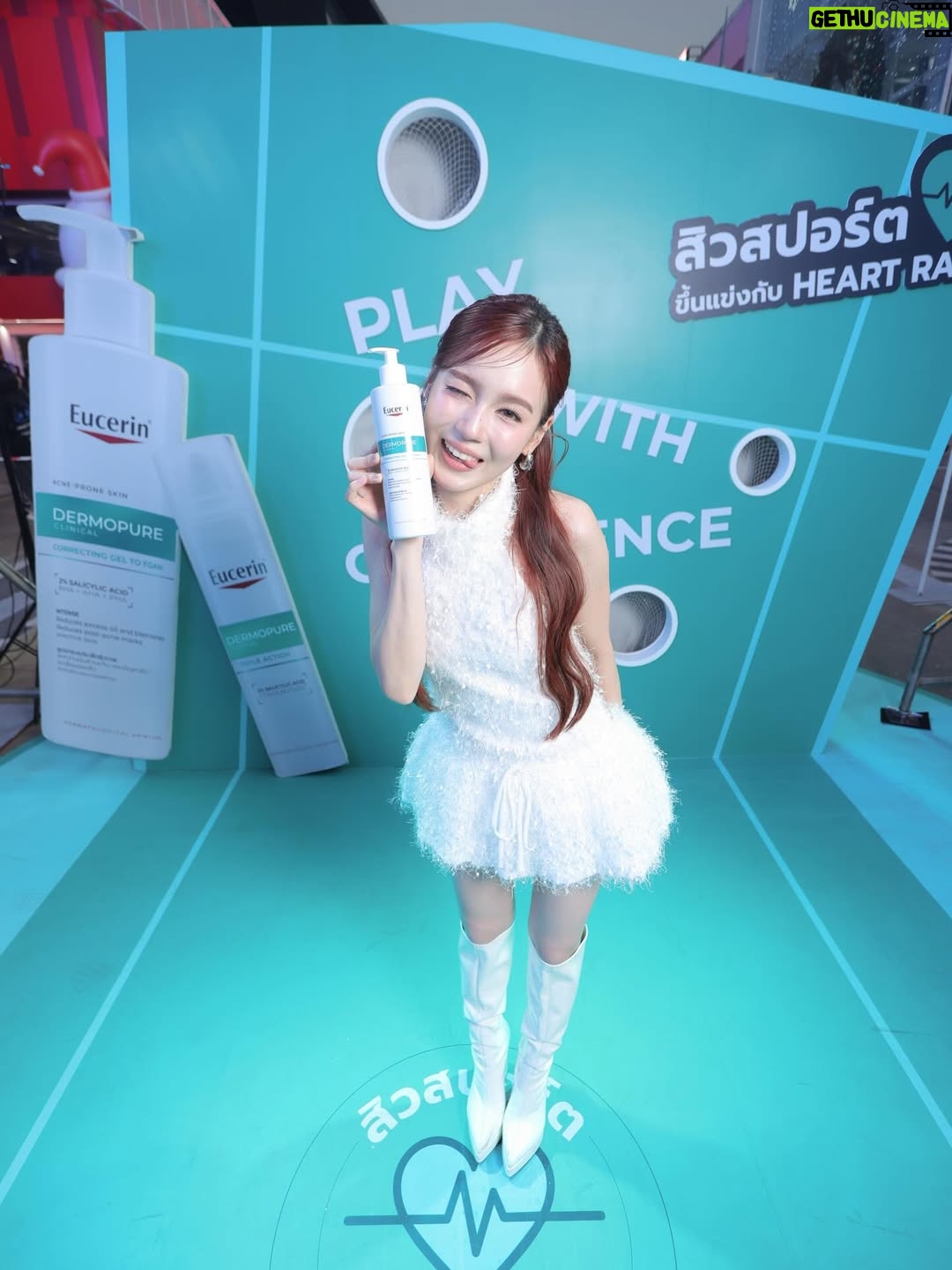 Pattranite Limpatiyakorn - 300.4K Likes - ขอบคุณ Eucerin ที่เลือกให้เป็น Face of Confidence ระดับ ASEAN นะคะ ดีใจและภูมิใจมากจริง ๆ 🫶

ไม่ว่าจะสิวซีรีส์ สิวออกกอง สิวของหวาน ก็ไม่กลัวละ เพราะ Eucerin DermoPure Clinical จัดการทุกปัญหาสิว และรอยสิวอย่างมั่นใจ สิวไหนก็ไม่กลัวแล้วค่า 💚😌

#TreatWithConfidence
#จัดการทุกปัญหาสิวและรอยสิวอย่างมั่นใจ
#EucerinDermoPureClinical
#EucerinThailand