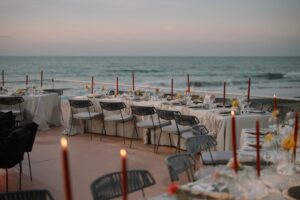 Paty Cantú Instagram - BODA CEREMONIA 

Ceremonia a nuestra manera. 
Espiritual y con anécdotas de amigos y familia y votos entre nosotros con puesta de sol y música de mar.

Para este look estuvimos trabajando con un amigo cercano por casi un año. Queríamos personalizar nuestra expresión como pareja y romper el estereotipo a nuestro estilo. 

Verde, como la vida, la esperanza y la naturaleza. 
Elegante con un toque glam 

Gracias @benitosantosoficial por abrazar nuestra visión y materializarla a la perfección. Te quiero mucho amigo. 

Green bride and groom. Punta de mita. 29/11/25 
Gracias a cada persona que hizo de nuestra ceremonia algo inolvidable y genuinamente amoroso. 

Makeup @fatimamorenomakeup 
Peinado @elpanqueee 
Fotografía @josuearcefoto
Parte 2/3 
Siguiente parte… en breve