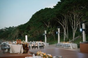 Paty Cantú Instagram - BODA CEREMONIA 

Ceremonia a nuestra manera. 
Espiritual y con anécdotas de amigos y familia y votos entre nosotros con puesta de sol y música de mar.

Para este look estuvimos trabajando con un amigo cercano por casi un año. Queríamos personalizar nuestra expresión como pareja y romper el estereotipo a nuestro estilo. 

Verde, como la vida, la esperanza y la naturaleza. 
Elegante con un toque glam 

Gracias @benitosantosoficial por abrazar nuestra visión y materializarla a la perfección. Te quiero mucho amigo. 

Green bride and groom. Punta de mita. 29/11/25 
Gracias a cada persona que hizo de nuestra ceremonia algo inolvidable y genuinamente amoroso. 

Makeup @fatimamorenomakeup 
Peinado @elpanqueee 
Fotografía @josuearcefoto
Parte 2/3 
Siguiente parte… en breve
