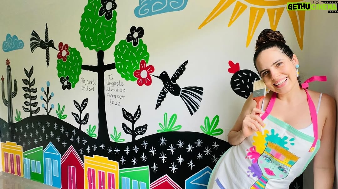 Paula Stephânia - 6K Likes - Não consegui fazer o quartinho do Benjamin enquanto ele estava na barriga porque tive que fazer repouso. Agora enfim comecei pintando a parede! O desenho foi inspirado nas xilogravuras dos cordéis e no trabalho do @bacaroborges.xilo pro Benzinho aprender desde cedo a admirar nossa arte! Aguardem a parte 2 com o resto da decoração! Ah o vídeo dessa pintura tá no meu canal no YouTube!