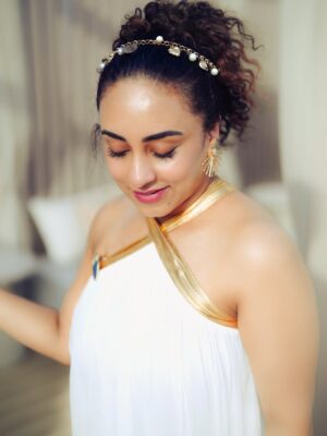 Pearle Maaney Instagram - Me : Wanna Twin with Mommy ? 
Nitu & Nila : Yes! 
  Me : Lesgooo! 

Cruise 🚢 
@disneycruiselinesg #disneyadventure 

Click @pearle_productions 
All of us Wearing @_susan_lawrence_ ❤️
.
Lashes by @browstrokes.in