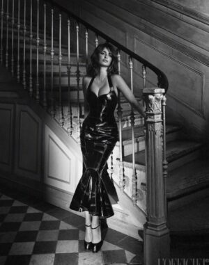 Penélope Cruz Instagram - @lofficielusa @gregswalesart @thebridemovie