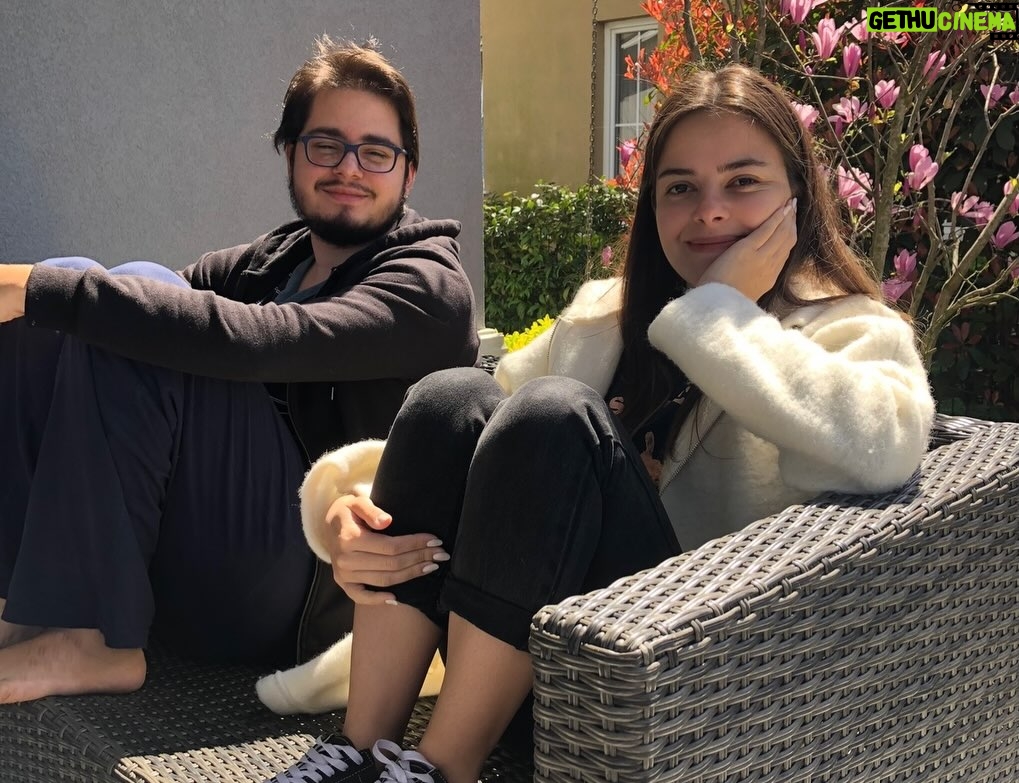 Perihan Savaş - 54.7K Likes - Aslan parçam hayatımın anlamı iyiki varsın iyiki doğum gününde evlenmişsin ve benim bir kızım daha olmuş gülen yüzünüz hiç solmasın bitanelerim sağlık mutluluk sizinle olsun maşallah size. 🙏❤️❤️🥰🎂🥂 @savaszafer @melisketenci
