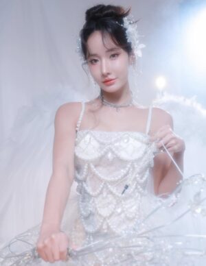 Pichana Yoosuk Instagram - ไม่อยากเป็นผี #halloween 🎃