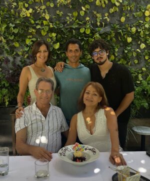 Pierina Carcelén Instagram - En las buenas y en las no tan buenas 🤪😜❤️
#family