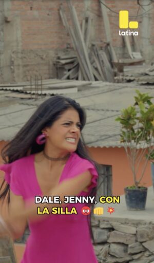 Pierina Carcelén Instagram - QUE LE DE MÁS FUERTE, SE LO MERECE 😡👊🔪 | VALENTINA VALIENTE
👉No te pierdas #ValentinaValiente de lunes a viernes a las 8:00 pm💛💚
