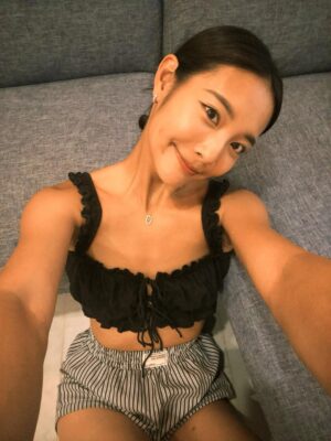 PinZi Instagram - 宅女型態be like🍮🧸💛
再給我一顆布丁謝謝