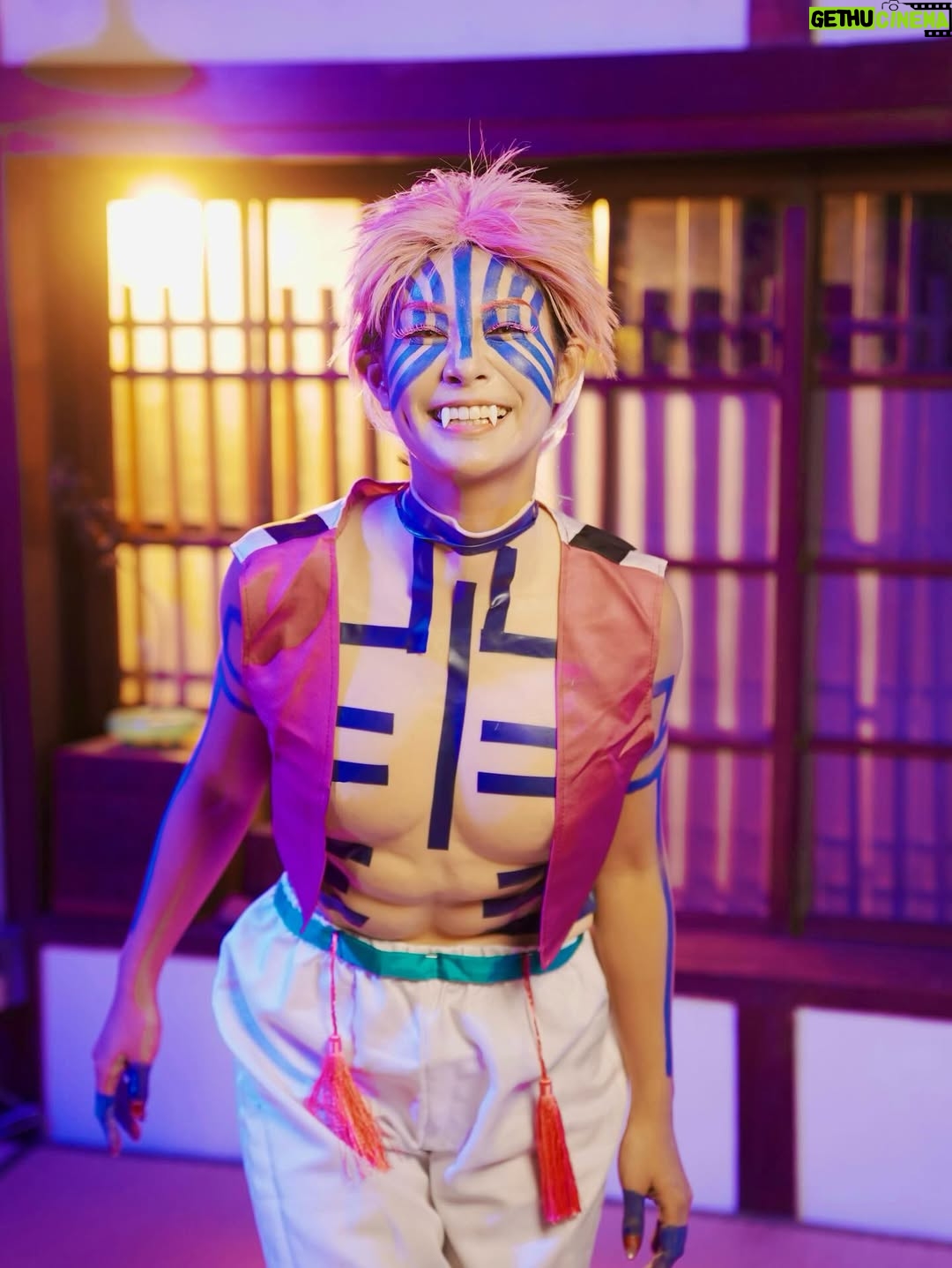 PinZi - 50.9K Likes - 想一想覺得照片沒有發好可惜！
所以還是挑了幾張丟上來給大家看看(╯✧∇✧)╯
雖然有幾張比較奇怪一點…
#cosplay #cover #anime #japan  #鬼滅の刃イラスト #鬼滅之刃 #akaza