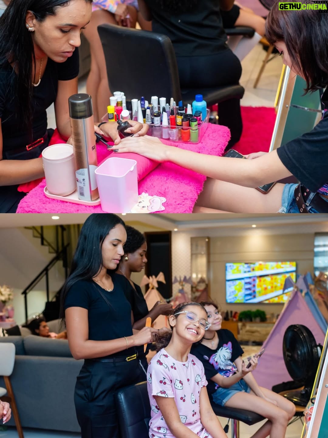 Pocah - 181.7K Likes - A gente piscou e a Toyah fez 10 anos!!! 😱
O tema esse ano foi “ Festa do Pijama “ e eu tô apaixonada por esse formato de festa. ✨😍
Quero deixar meus agradecimentos ao @vandobuffetrj que arrasou no buffet e decoração!!!

Minha parceira @renatafreire.fotografia registrou mais um aniversário da nossa princesa! As fotos perfeitas! 🫶🏾

Olha os detalhes desses doces, simplesmente lindos! Você arrasa 
@lina_doces_personalizados !!!🧁

Balões da @brincando_balloons que fazem toda a diferença na decoração!!🎈 

As cabaninhas são da @confeti.party ficou muito fofo esse espaço 🥹

E rolou uma área só pra beleza com o @espacobdreams ✨💅

Toda parte de personalização ficou por conta da @artedeozpersonalizados tudo com o nome da DIVA ✨