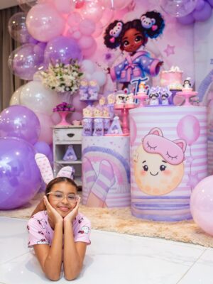 Pocah Instagram - A gente piscou e a Toyah fez 10 anos!!! 😱
O tema esse ano foi “ Festa do Pijama “ e eu tô apaixonada por esse formato de festa. ✨😍
Quero deixar meus agradecimentos ao @vandobuffetrj que arrasou no buffet e decoração!!!

Minha parceira @renatafreire.fotografia registrou mais um aniversário da nossa princesa! As fotos perfeitas! 🫶🏾

Olha os detalhes desses doces, simplesmente lindos! Você arrasa 
@lina_doces_personalizados !!!🧁

Balões da @brincando_balloons que fazem toda a diferença na decoração!!🎈 

As cabaninhas são da @confeti.party ficou muito fofo esse espaço 🥹

E rolou uma área só pra beleza com o @espacobdreams ✨💅

Toda parte de personalização ficou por conta da @artedeozpersonalizados tudo com o nome da DIVA ✨