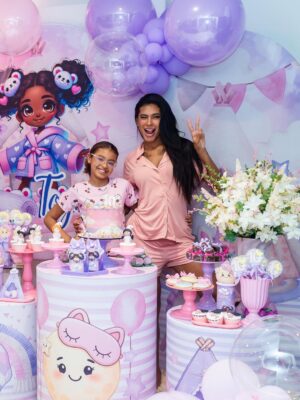 Pocah Instagram - A gente piscou e a Toyah fez 10 anos!!! 😱
O tema esse ano foi “ Festa do Pijama “ e eu tô apaixonada por esse formato de festa. ✨😍
Quero deixar meus agradecimentos ao @vandobuffetrj que arrasou no buffet e decoração!!!

Minha parceira @renatafreire.fotografia registrou mais um aniversário da nossa princesa! As fotos perfeitas! 🫶🏾

Olha os detalhes desses doces, simplesmente lindos! Você arrasa 
@lina_doces_personalizados !!!🧁

Balões da @brincando_balloons que fazem toda a diferença na decoração!!🎈 

As cabaninhas são da @confeti.party ficou muito fofo esse espaço 🥹

E rolou uma área só pra beleza com o @espacobdreams ✨💅

Toda parte de personalização ficou por conta da @artedeozpersonalizados tudo com o nome da DIVA ✨
