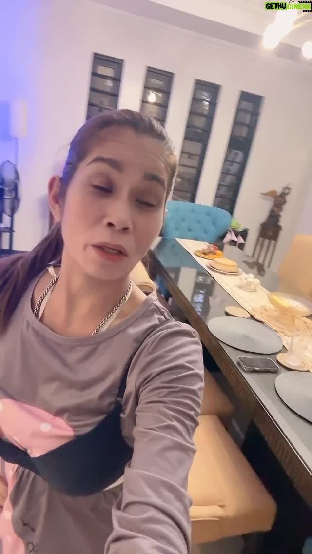 Pokwang - 32.2K Likes - Ayan nag luto kami ng ginataang suso na naka bra bwahahhaahhahaa potah!!!! at papayang naka law law sa lupa kaya madaling pitasin na bwahahaahahhaa 🤣