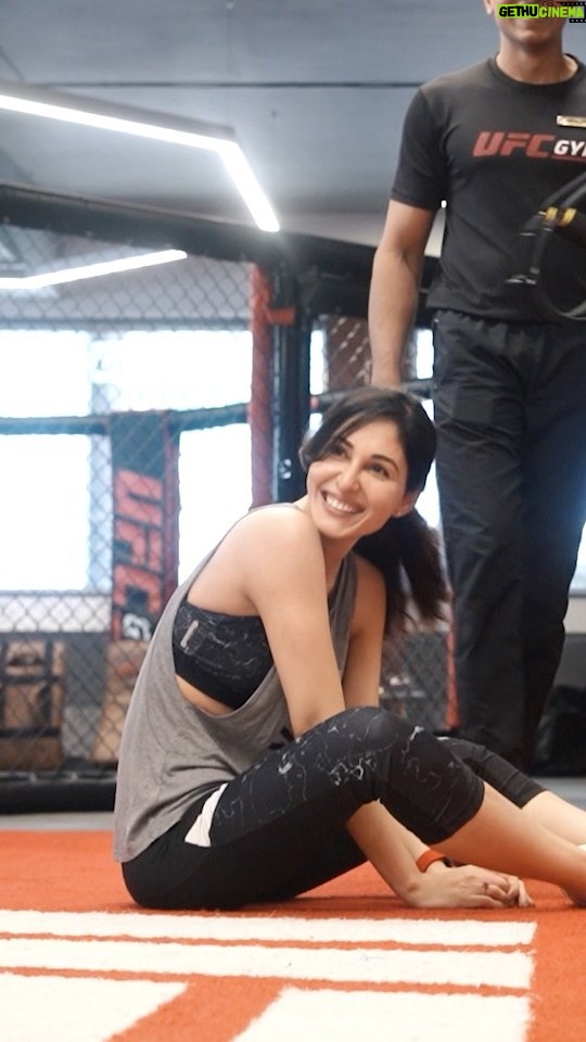 Pooja Chopra - 28.1K Likes - X Pooja Chopra
Who said workouts have to be all sweat and grind 💪🏻,
sometimes you gotta get that glitter and shine. 🌟
.
#UFC #UFCGYM #Gym #PoojaChopra #GirlsWhoLift #TrainDifferent #WeAreUFCGYM #Bollywood #Actor #GymMotivation