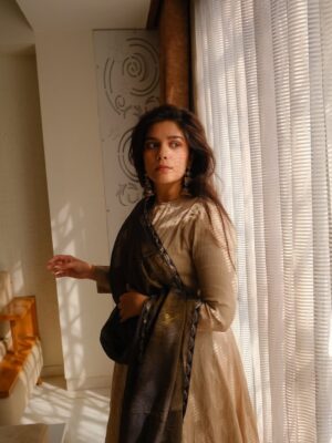 Pooja Gor Instagram - Addicted to romanticising everything… especially when an outfit makes you feel like poetry without trying ✨ 

Dressed in @studiokajalagrawal